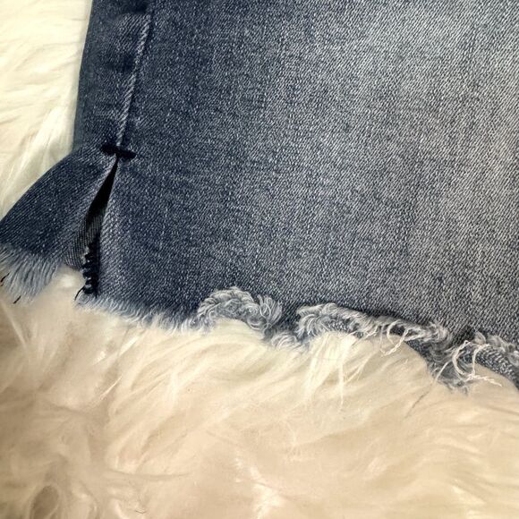 KanCan Medium Rise Distressed Denim Shorts with Frayed Hem Size 28 - Picture 11 of 11
